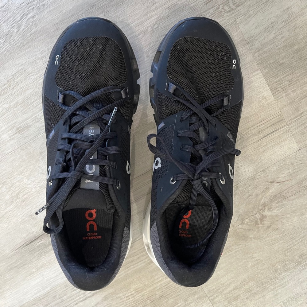 On Running Cloudflyer 4 Black White Running Shoes Mens 9 Sneakers Active Workout - Picture 5 of 13